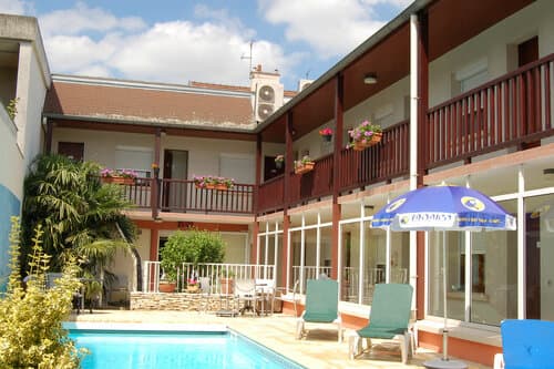 Внешний вид отеля Logis Hôtel Au Tambour
