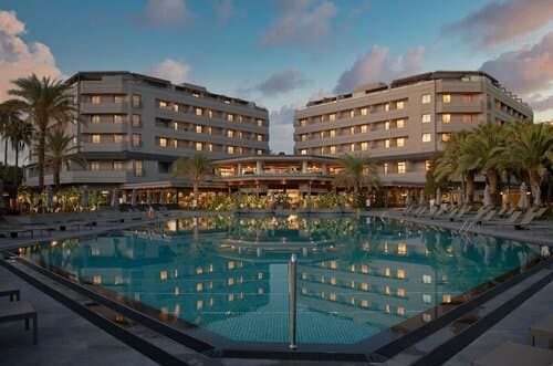Внешний вид отеля Miramare Beach Hotel