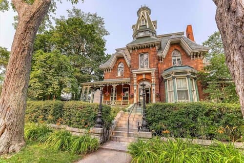 Внешний вид отеля Hochelaga Inn