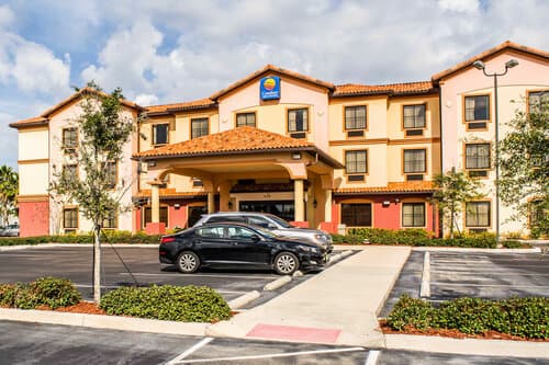 Внешний вид отеля Comfort Inn & Suites Northeast - Gateway