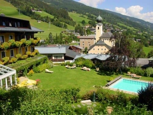 Внешний вид отеля Hotel Saalbacher Hof