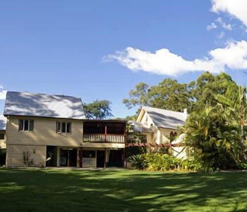 Внешний вид отеля Glass House Mountains Ecolodge