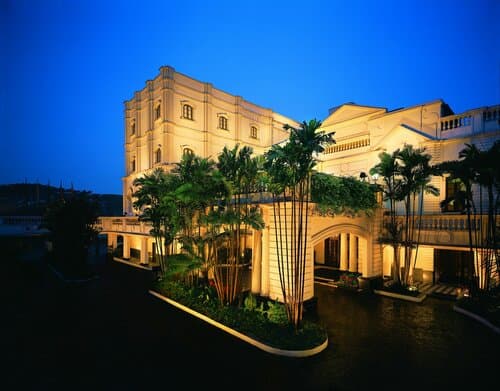 Внешний вид отеля The Oberoi Grand, Kolkata