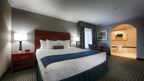 Внешний вид отеля Best Western Plus Marina Shores Hotel