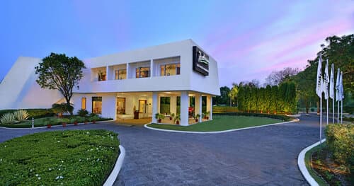 Внешний вид отеля Radisson Hotel Khajuraho