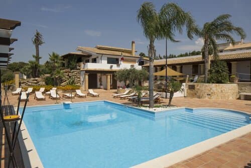 Внешний вид отеля Villa Carlo Resort