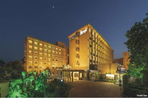 Внешний вид отеля Hotel Clarks Shiraz