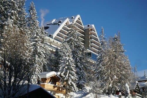 Внешний вид отеля Crans Ambassador