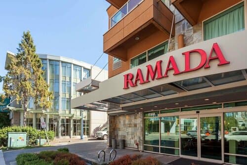Внешний вид отеля SureStay by Best Western Richmond Vancouver Airport