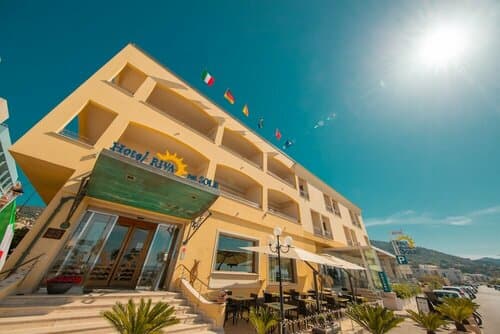 Внешний вид отеля Hotel Riva del Sole