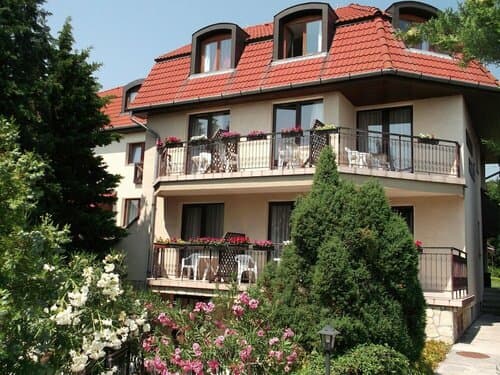 Внешний вид отеля Helios Apartman Hotel
