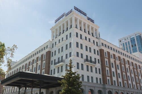 Внешний вид отеля Nesterov Plaza