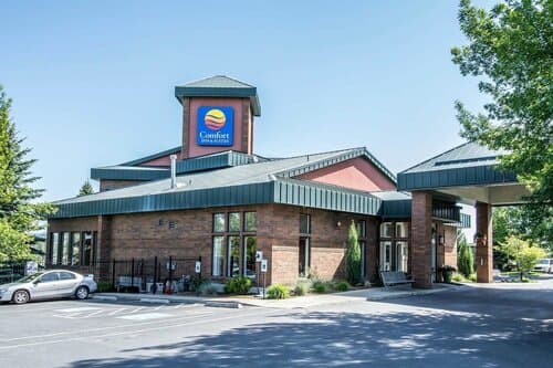 Внешний вид отеля Comfort Inn & Suites