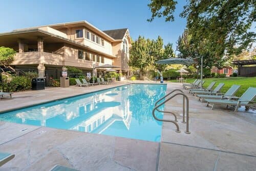 Внешний вид отеля RiverPointe Napa Valley Resort