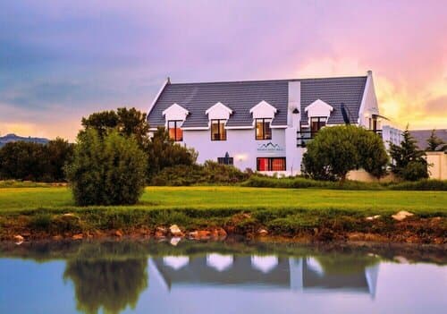 Внешний вид отеля Holiday Guesthouse Langebaan