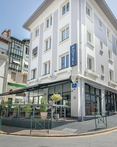 Внешний вид отеля Hôtel Cosmopolitain