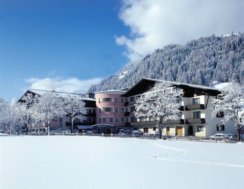 Внешний вид отеля Hotel Rauriserhof