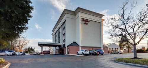 Внешний вид отеля Hampton Inn Portsmouth Central