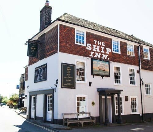 Внешний вид отеля The Ship Inn