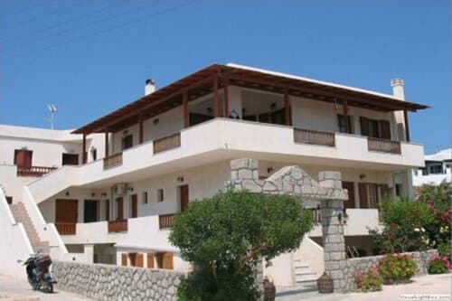 Внешний вид отеля Milos Hotel