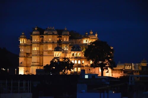 Внешний вид отеля The Red Pier by Downtown Udaipur