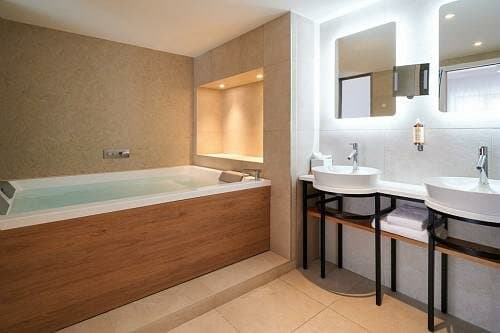 Внешний вид отеля Mercure Avignon Gare Tgv