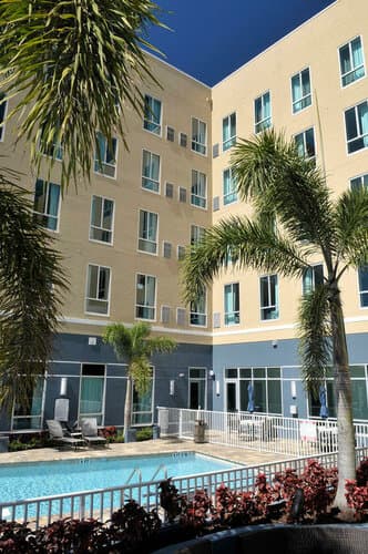 Внешний вид отеля Staybridge Suites St. Petersburg Downtown, an Ihg Hotel